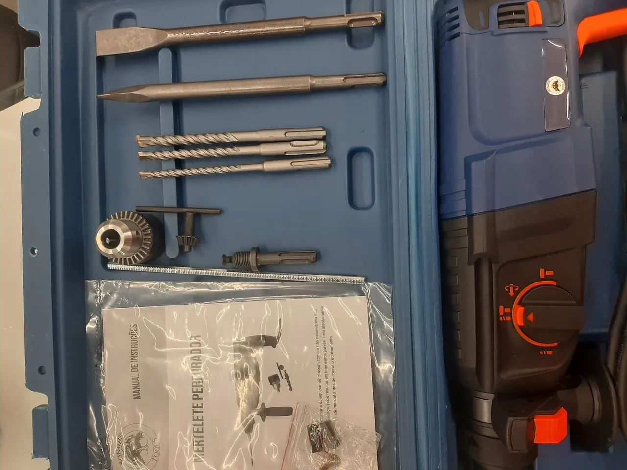 Furadeira e Martelete Rompedor 1200W SDS COM ACESSÓRIOS  - Foto 2