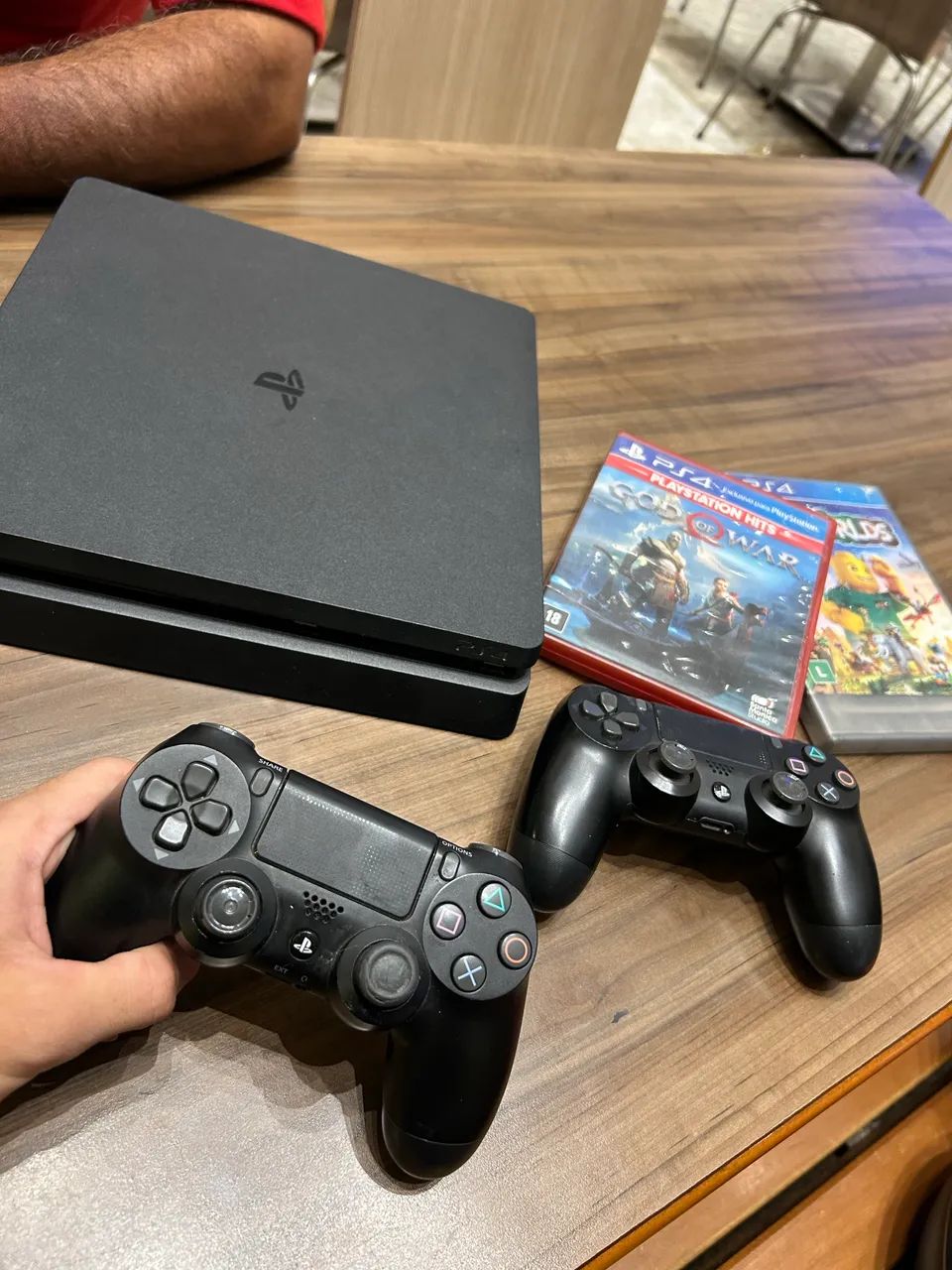Ps4 Slim 1 TB + 2 controles e 2 jogos  - Foto 2