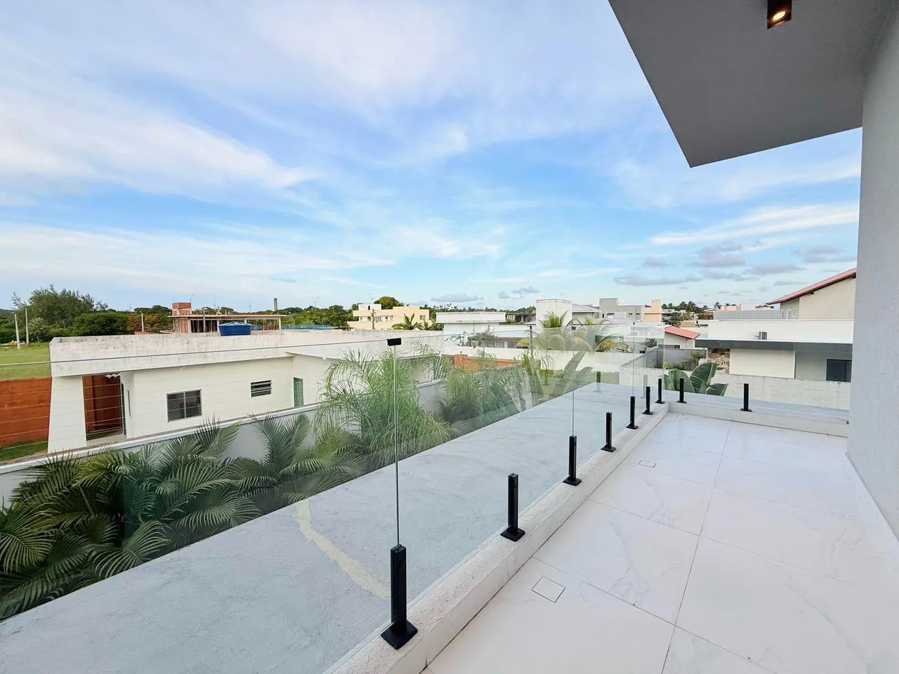 Alugar - Casa Duplex em Condomínio Fechado  - 5 Suítes - Alphaville - Foto 5
