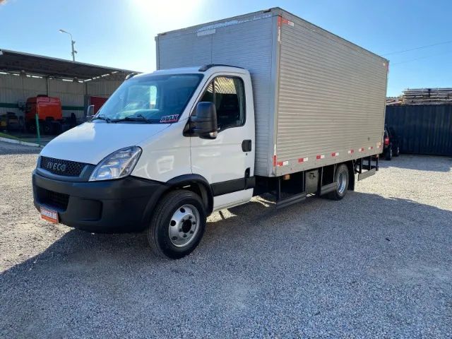 Iveco 70c17 , Baú , Plataforma Hidráulica. - Foto 3