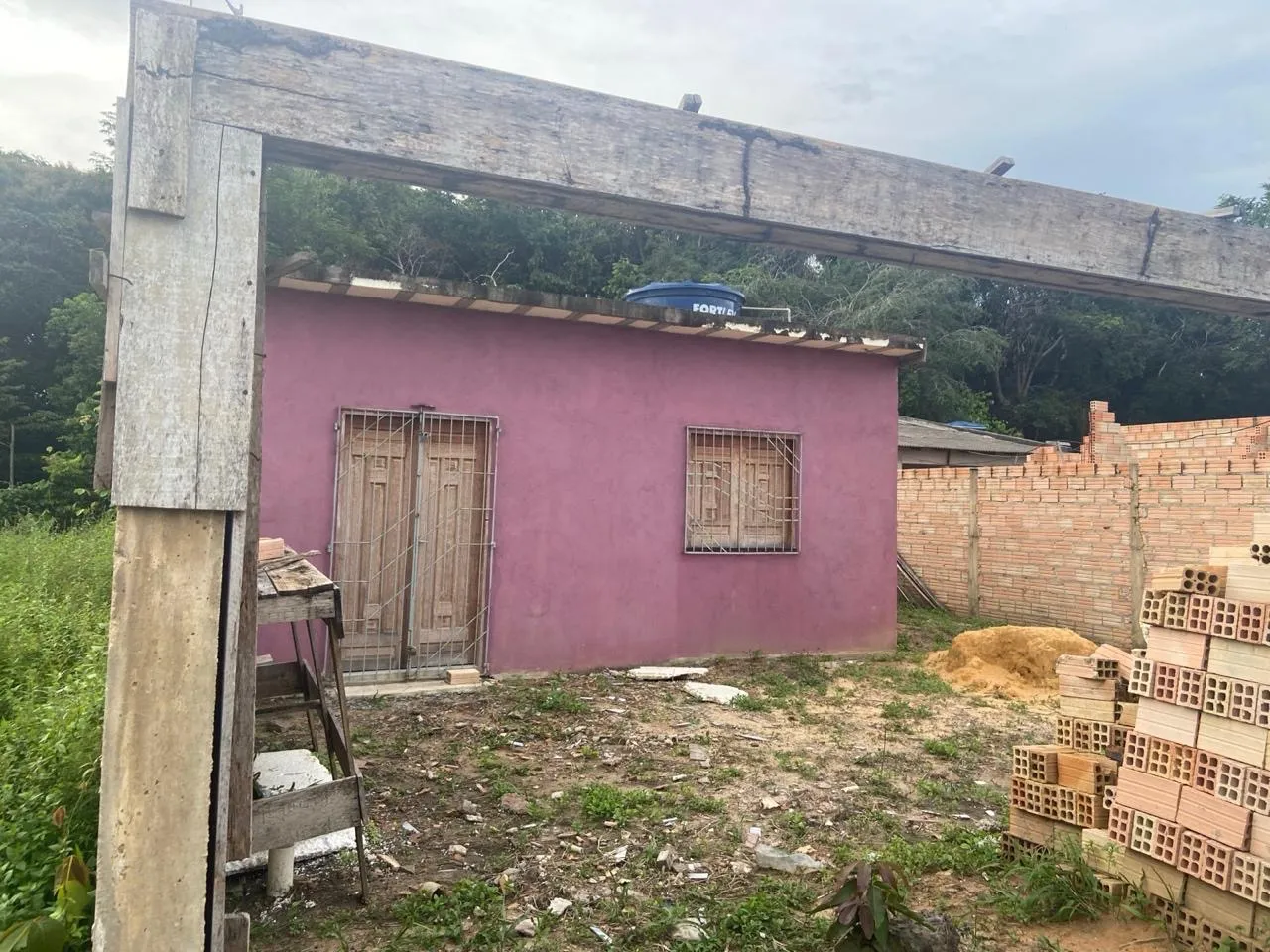 Vendo Casa Nova com Laje!