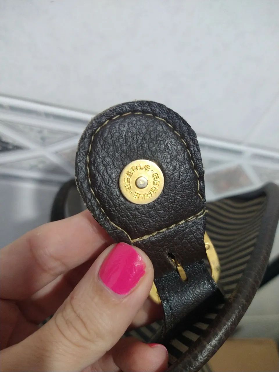 Mochila listrada marrom e bege Eberle Fashion - Foto 3