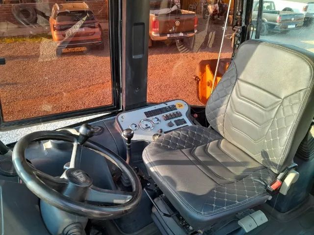 Retroescavadeira JCB 3C 2015 Traçada Gabinada - Foto 6