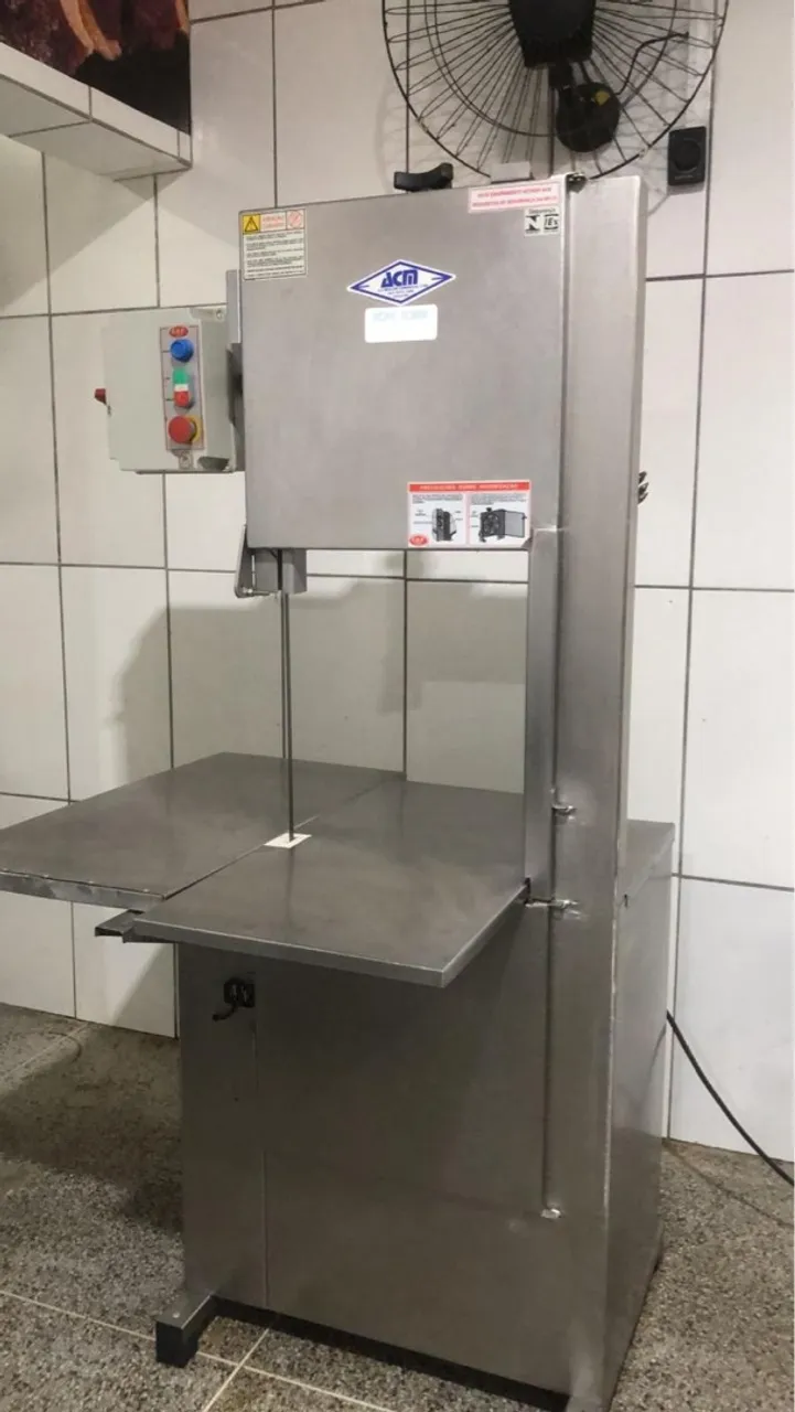 VENDO !!! CERVEJEIRO , CÂMERA FRIA , LATICÍNIOS, BALCÃO DE AÇOUGUE 