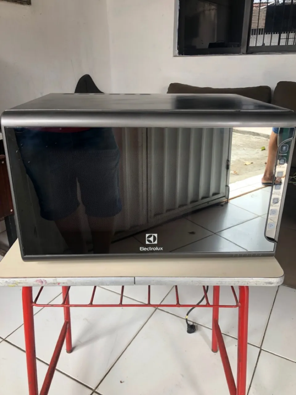 MICROONDAS ELETROLUX ESPELHADO 31L
