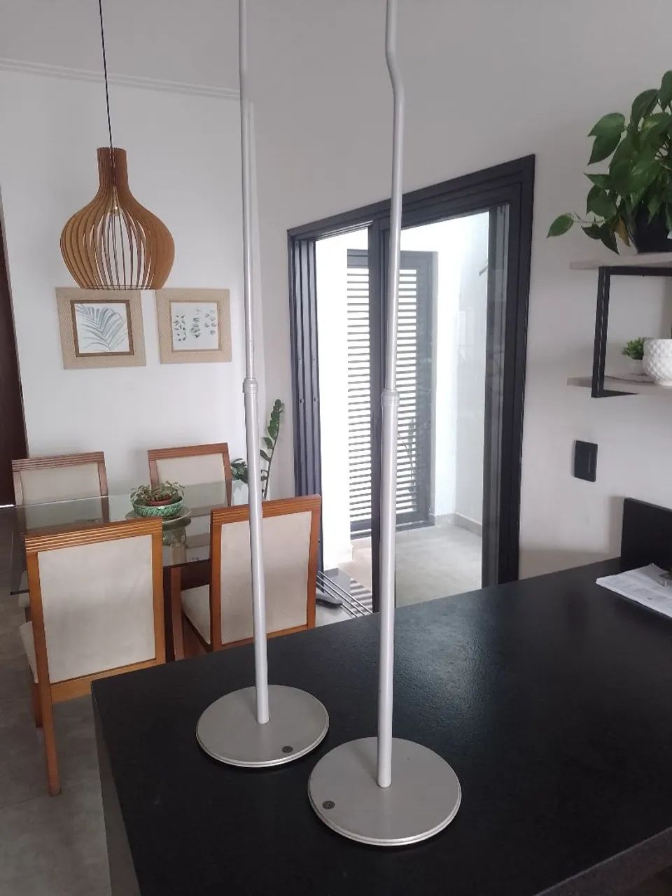 Pedestal para caixa satélite 