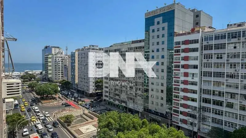 Apartamento - / Residencial / Copacabana