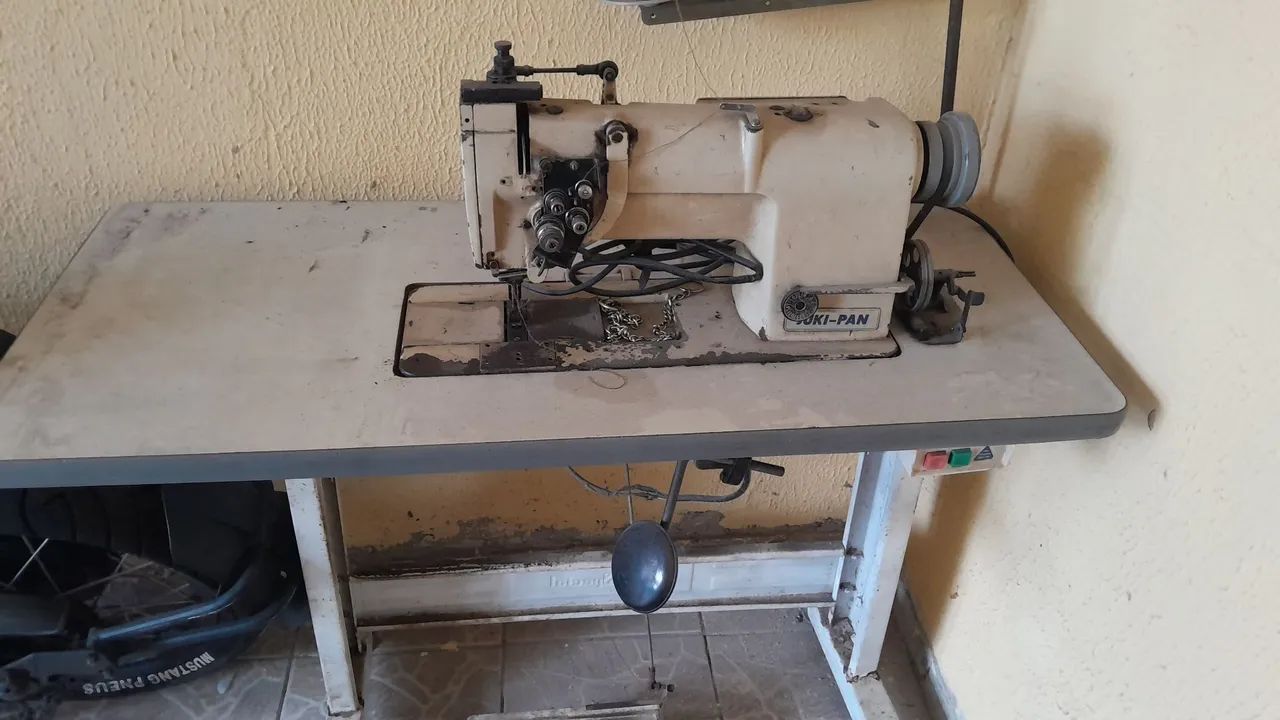 Máquina duas agulha 