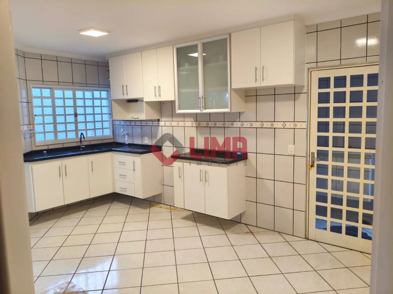 LINDA CASA COM 3 QUARTOS, (1 SUÍTE) EM AGUDOS / SP - Foto 2