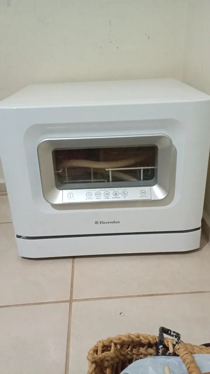 Lava louças Electrolux LE06B 