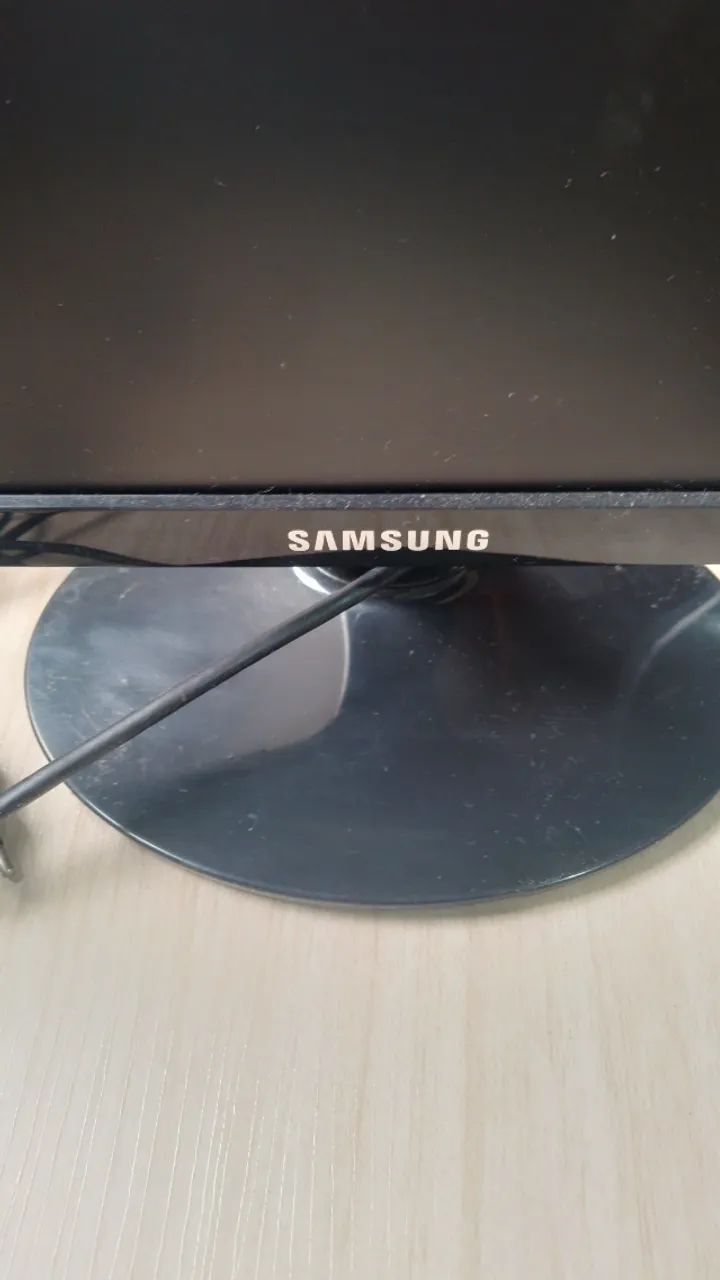 Monitor Samsung 18.5 Polegadas SincyMaster S198300  - Foto 3