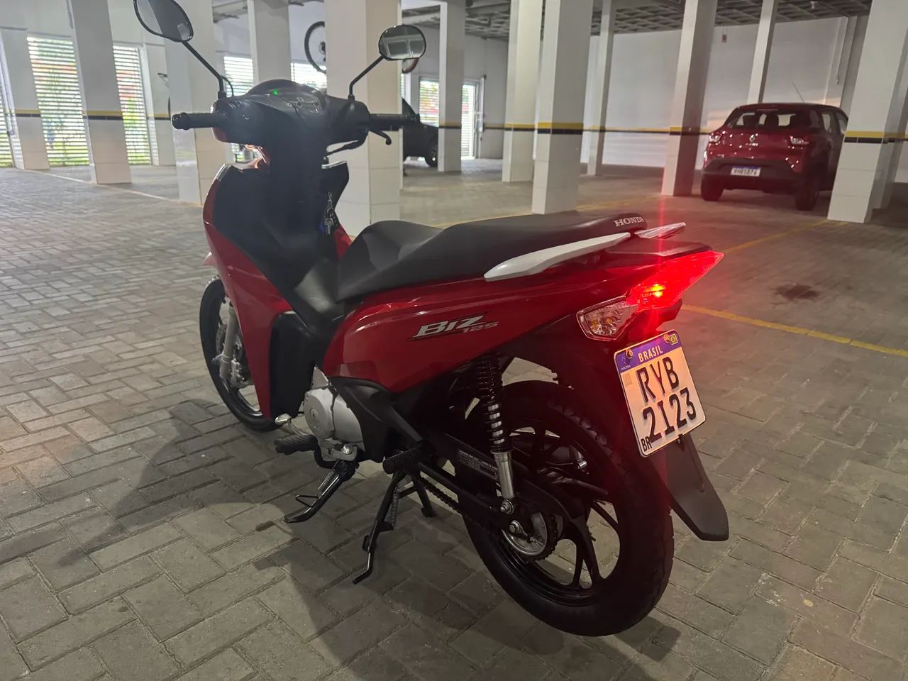 Biz + 5.800 km rodado  - Foto 4
