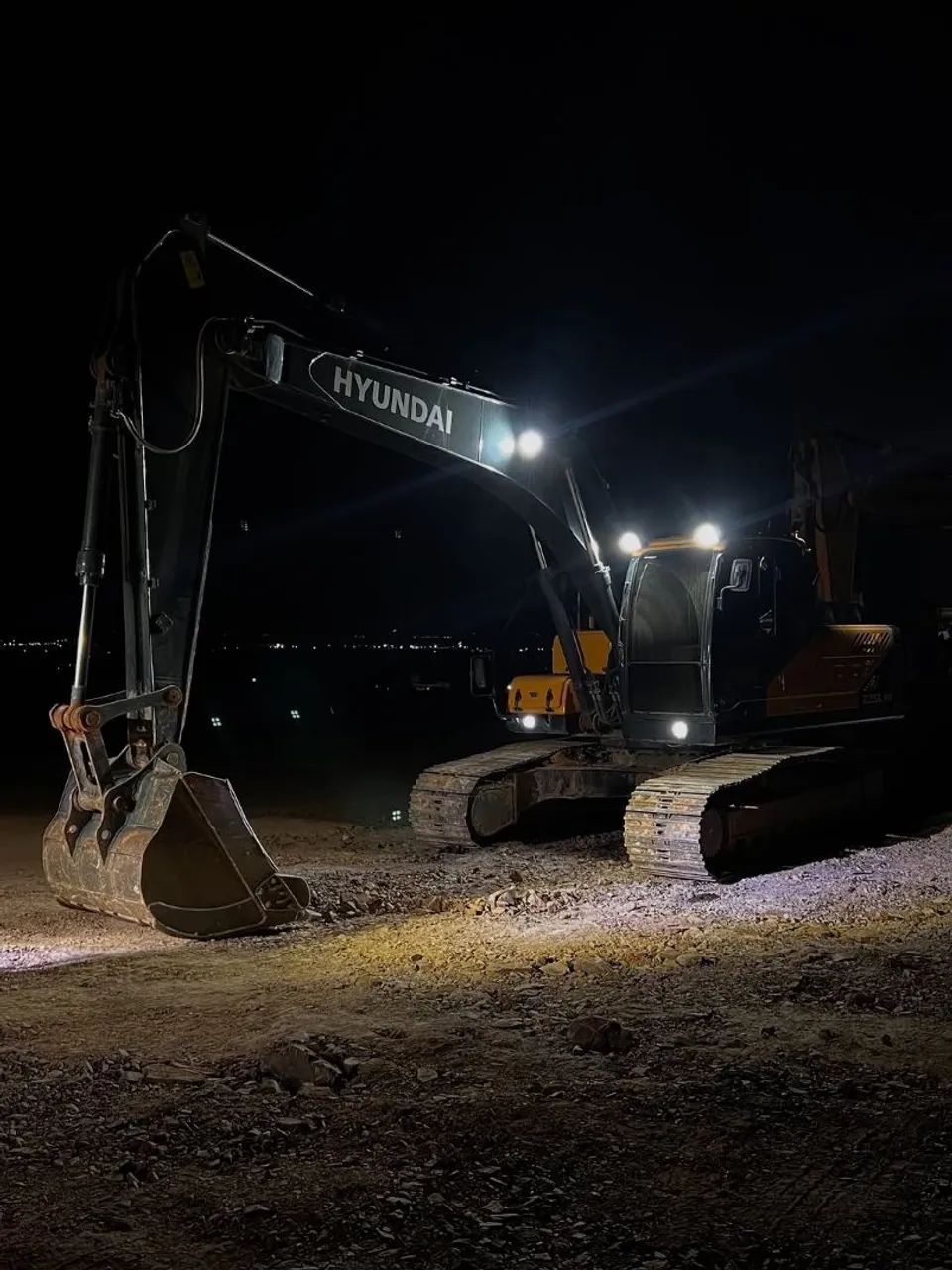 ESCAVADEIRA HIDRÁULICA HYUNDAI 225L - Foto 4