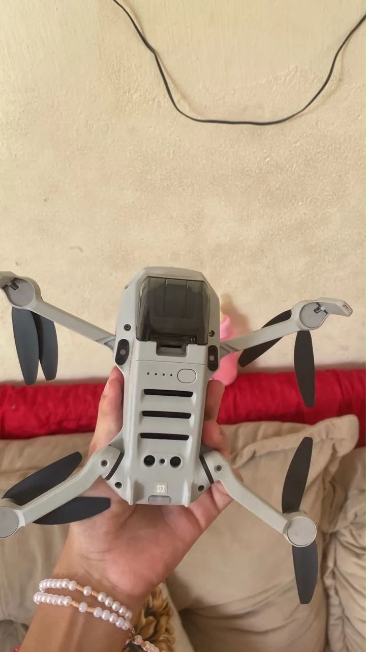 DJI Mini 4K: compacto, câmera 4K e controle remoto