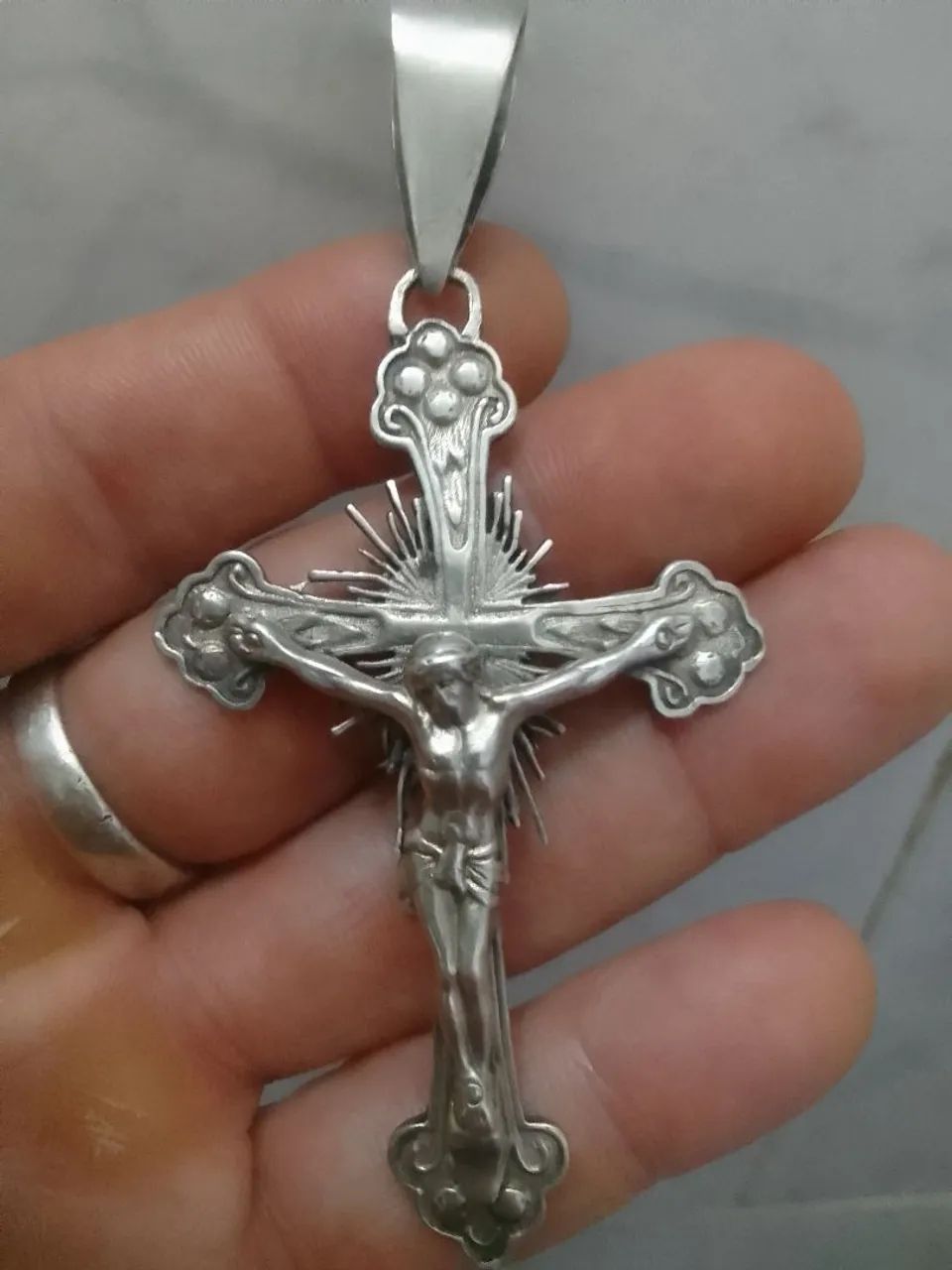Vendo ou troco crucifixo de prata grande 