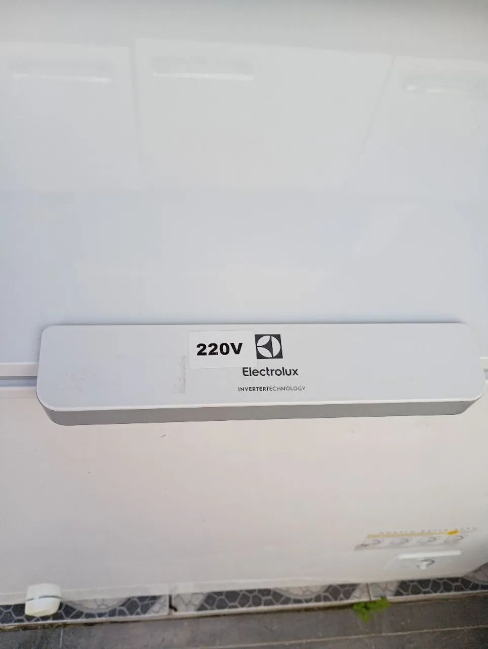 Vendo freezer reverse com pequenas avarias  - Foto 2