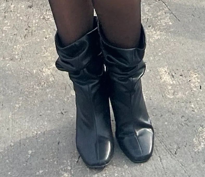 Bota de couro- SEMINOVA 38-39