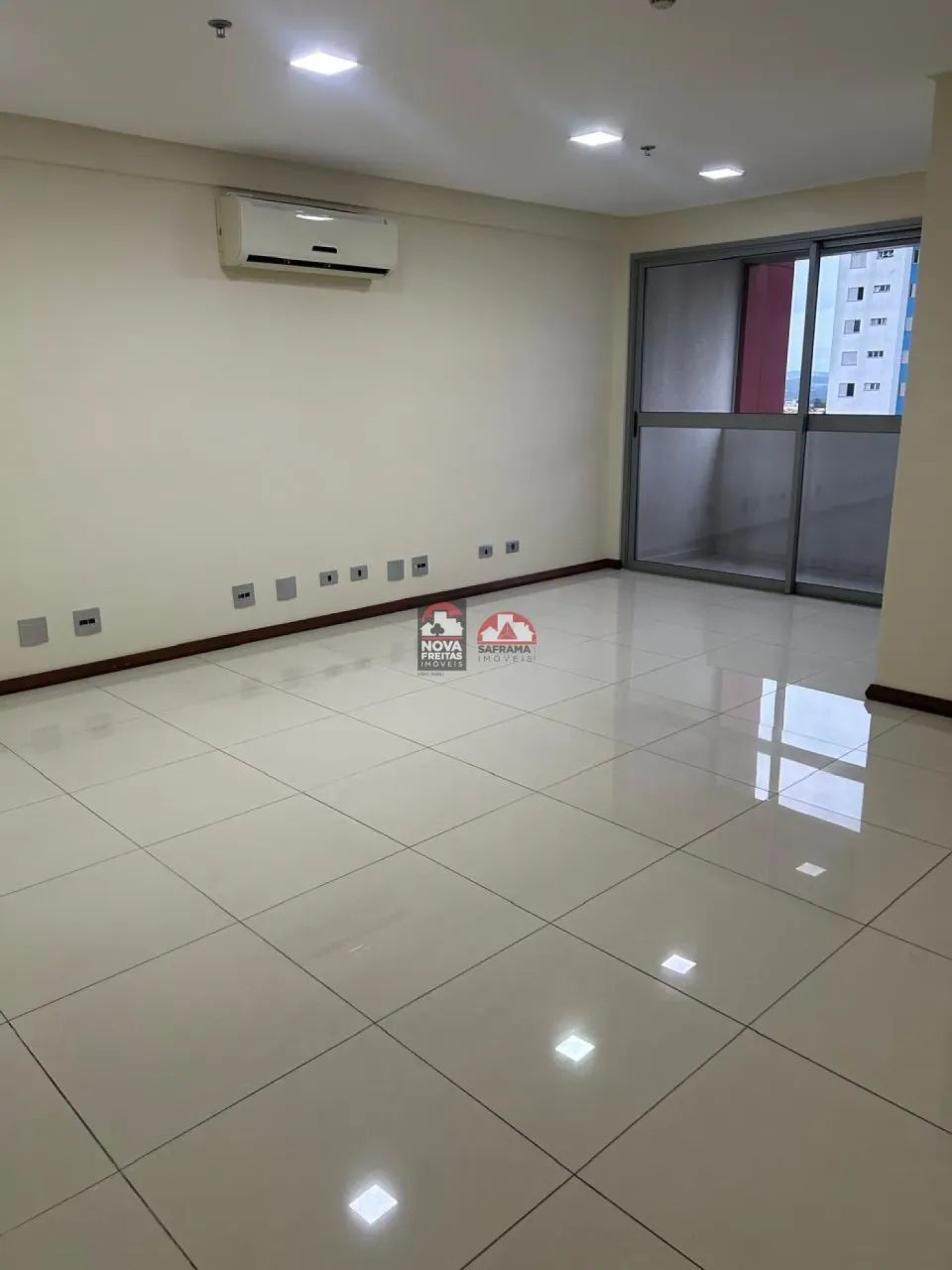 Sala Comercial 37m² - JD Aquarius - Ed. Supremo
