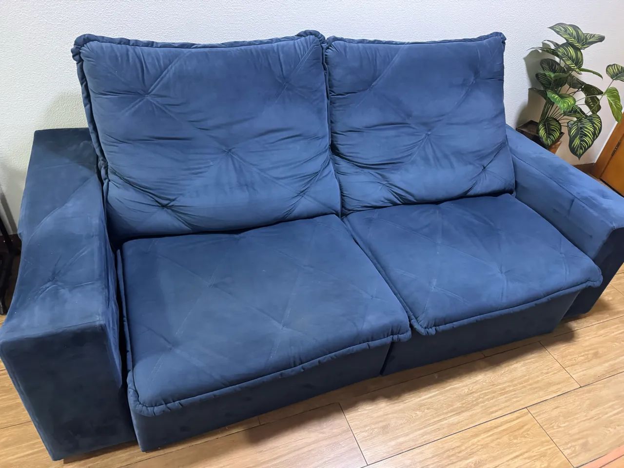 Sofá de Suede Azul - Encosto Reclinável e Chaise