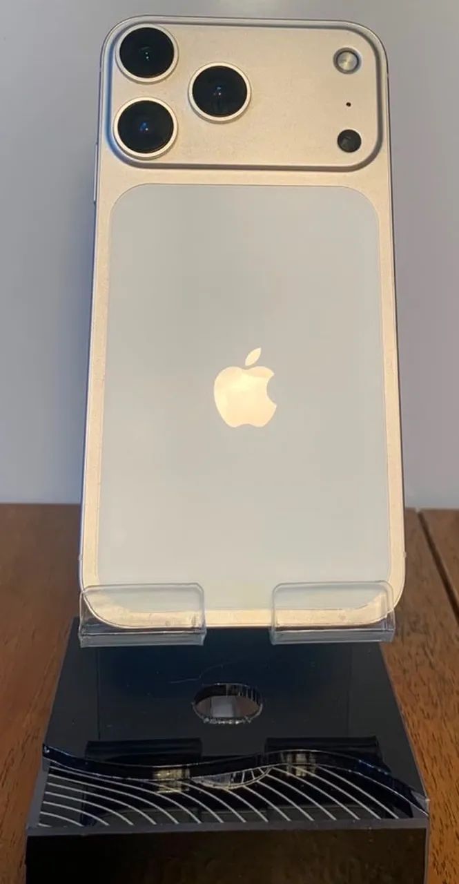 Celular IPhone XR transformado 17pro  - Foto 3