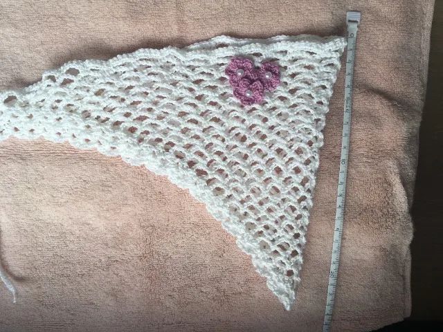 Bandana / Lenço em Crochê Branca com Flores Violeta - Foto 4