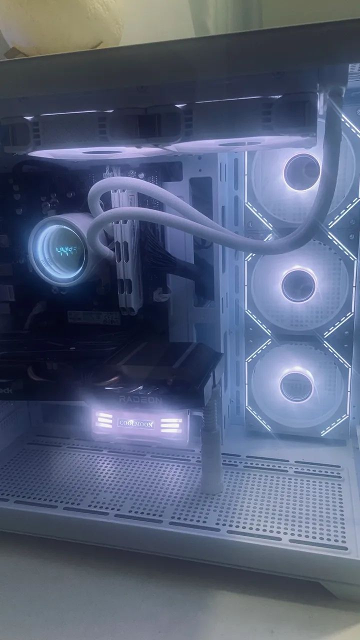 Estou vendendo pc completo com monitor de 29 polegadas e todos periféricos 