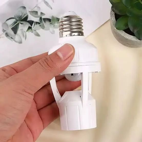 Soquete Adaptador com Sensor de Presença para Lâmpada E27 - Acendimento Automático