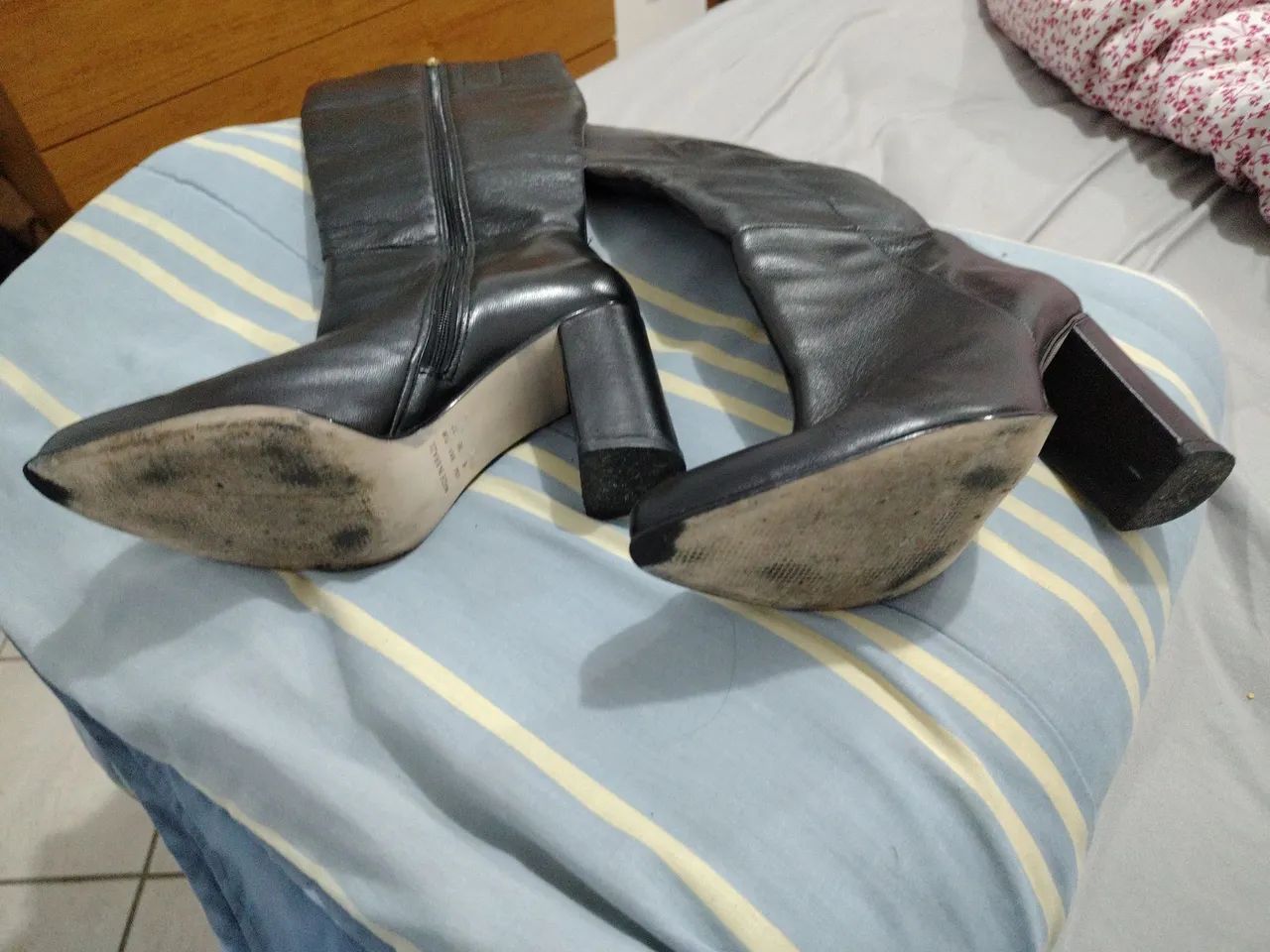 Bota de couro pelica preta  - Foto 4
