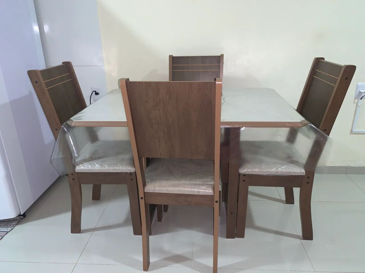 Mesa com 4 cadeiras - Foto 3
