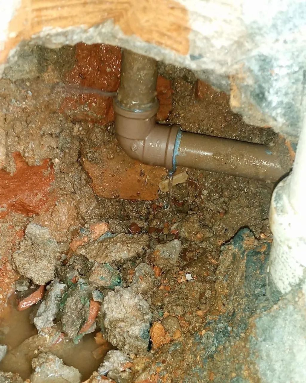 Pedreiro Caça vazamentos  - Foto 5