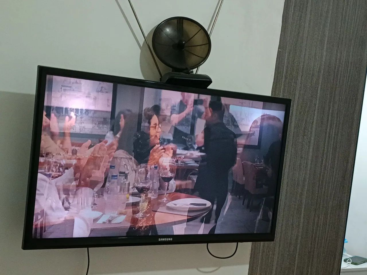 Tv Philips 32 polegadas  - Foto 2