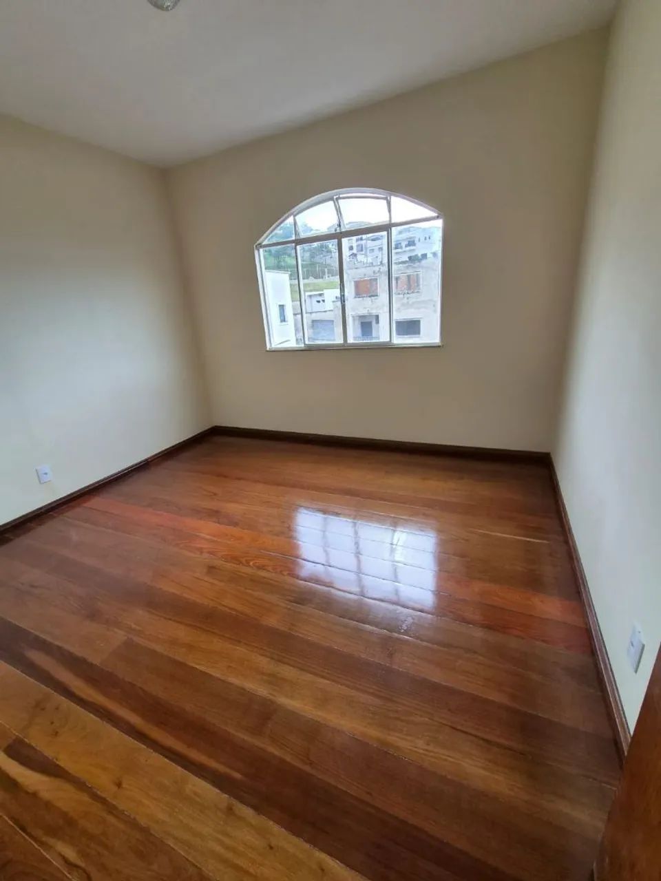 Excelente casa em bairro próximo a área central da cidade - Foto 5