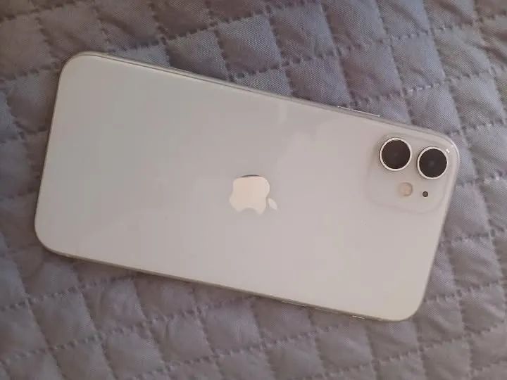 iPhone 11 64 GB