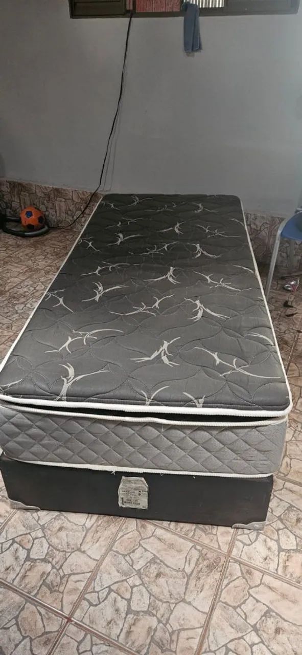 Vendo Cama Box solteiro