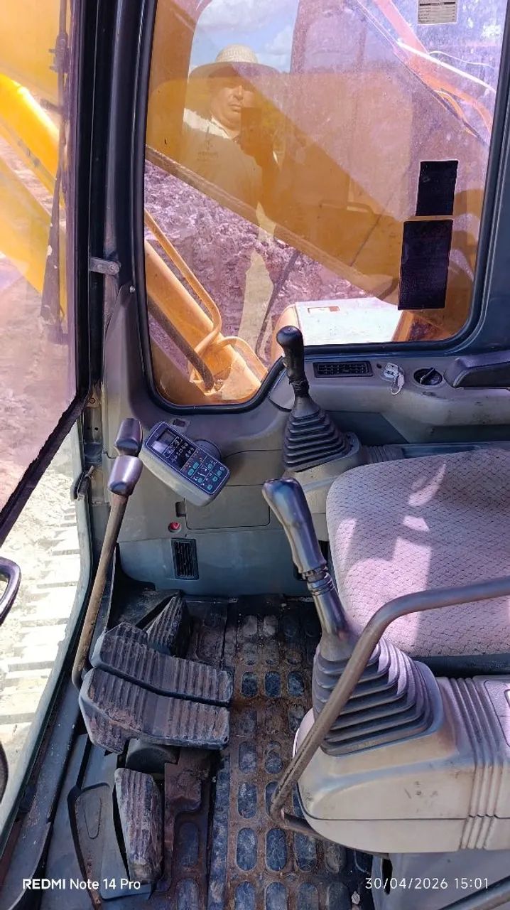 Escavadeira Hidráulica Komatsu PC 200  - Foto 3