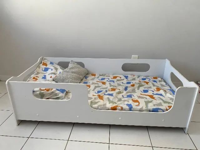 Cama infantil montessoriana com colchão 