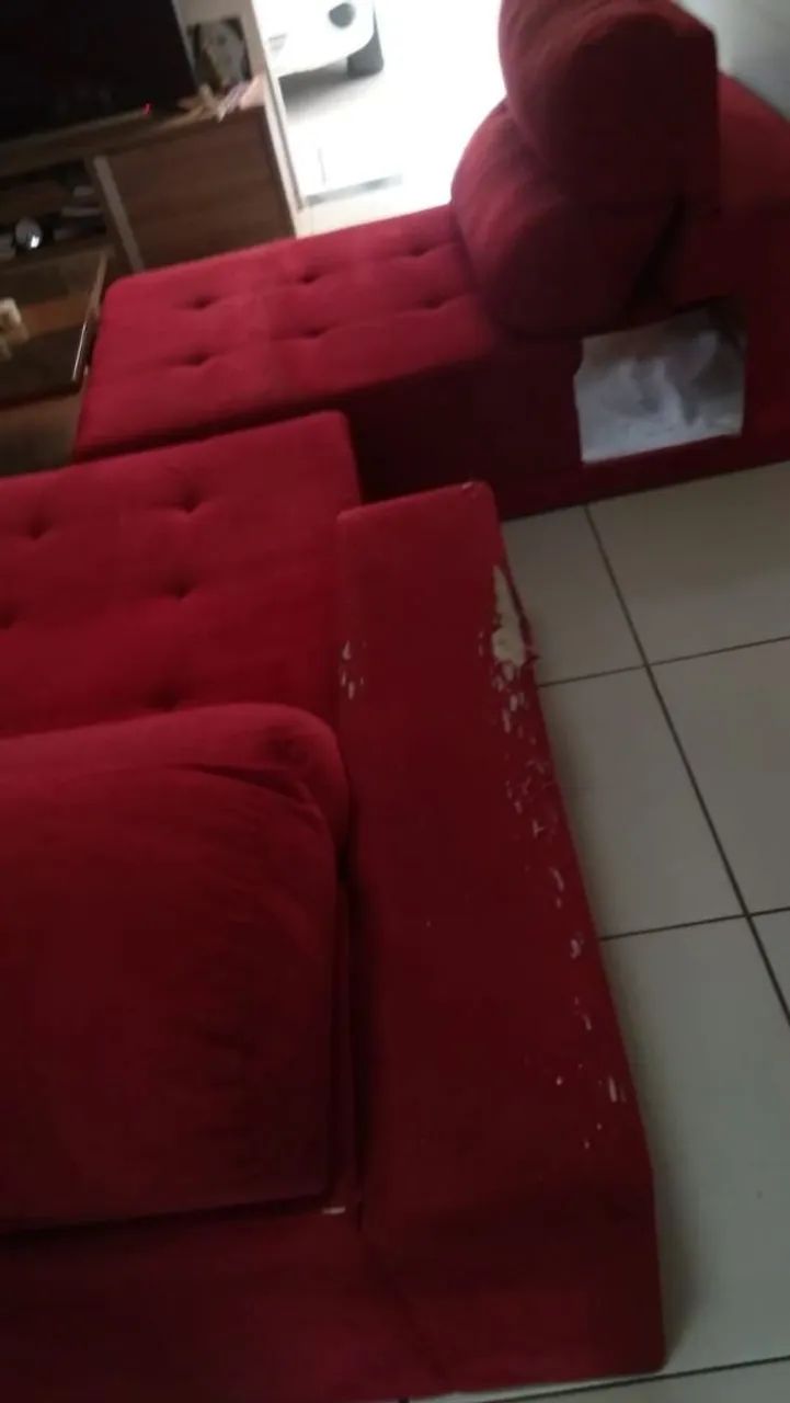 Vendo um sofá grande de carmurca ,retrátil e reclinável - Foto 5