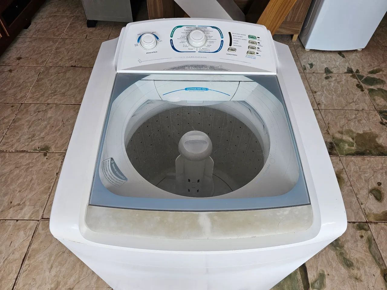 Máquina 12kg bate e seca usada funcionando perfeitamente foi pintada  - Foto 2