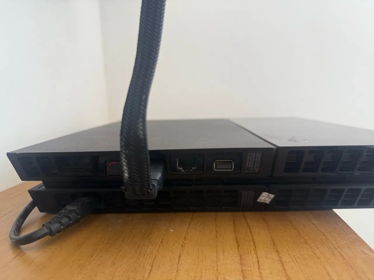 PS4 FAT + 2 CONTROLES - Foto 4