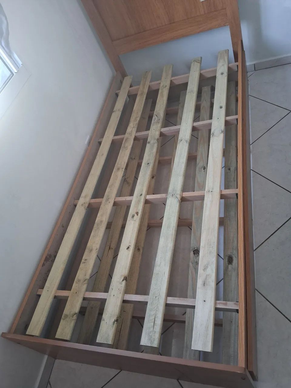 Cama de solteiro 