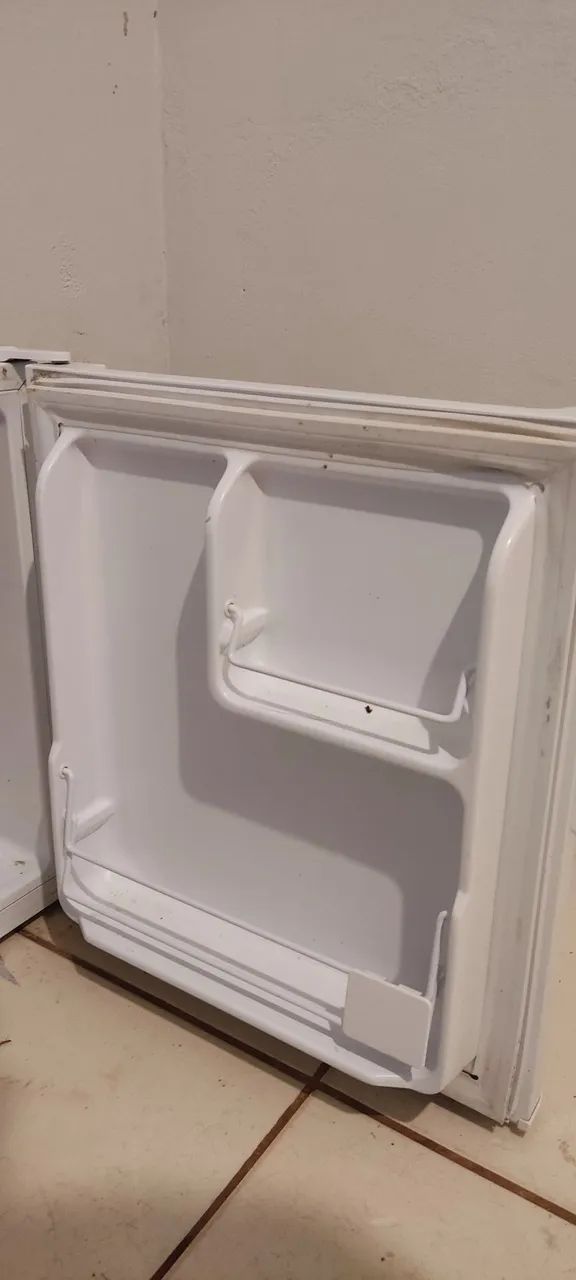 Frigobar semi-novo Philco - Foto 4