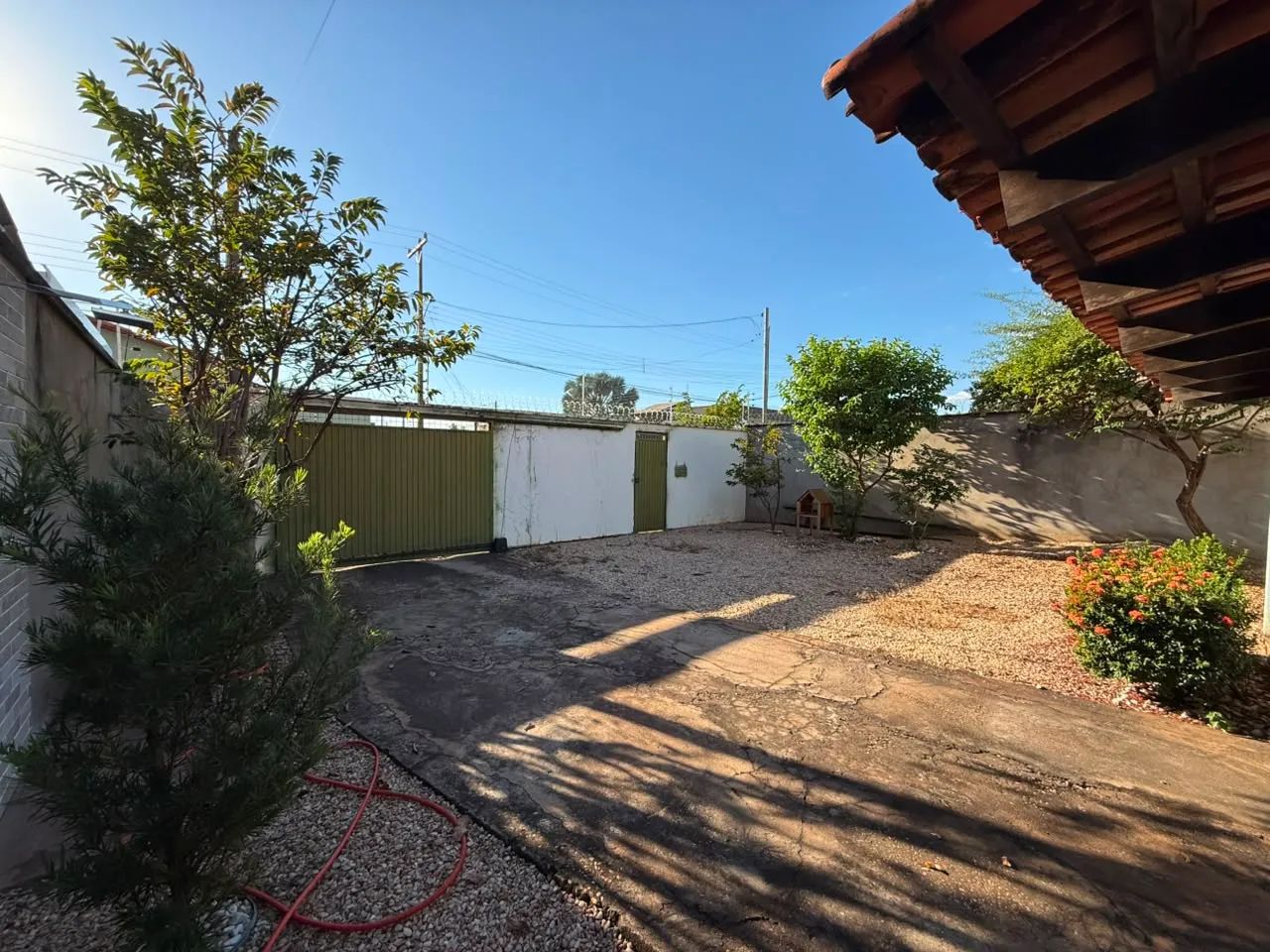 Casa em Lote Grande de 360m² com 2 Suítes na 1103 Sul
