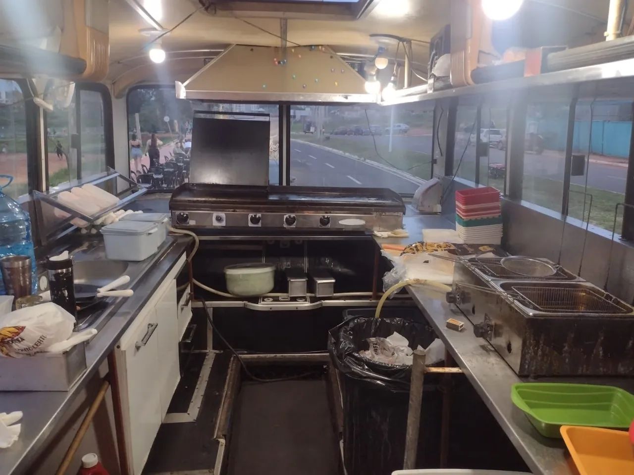 Food truck buss,ótima condições  só entrar em contato com Fernando  , - Foto 3