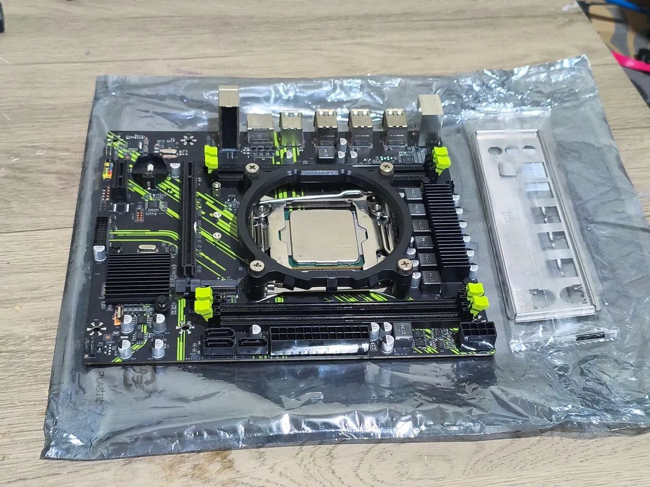 Kit Placa Mãe Xeon X99 DDR4+Xeon E5 2666 V3 - Foto 4