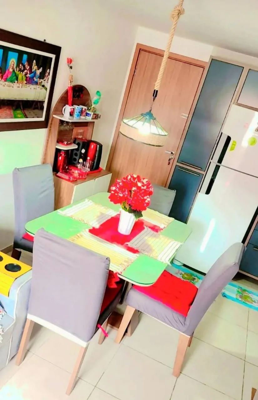 Mesa com quatro cadeiras - Foto 5