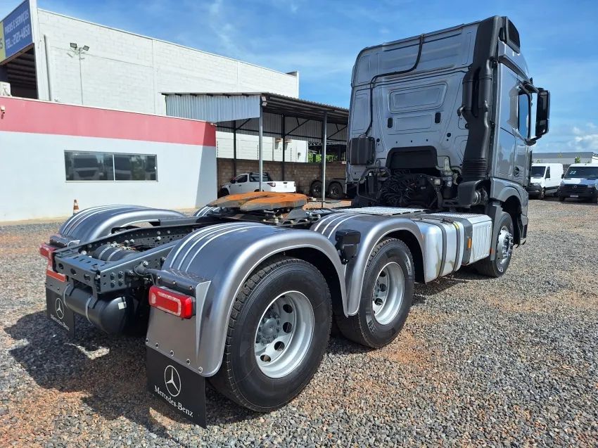 MB Actros 2651S ano 23/24 Cinza. - Foto 6