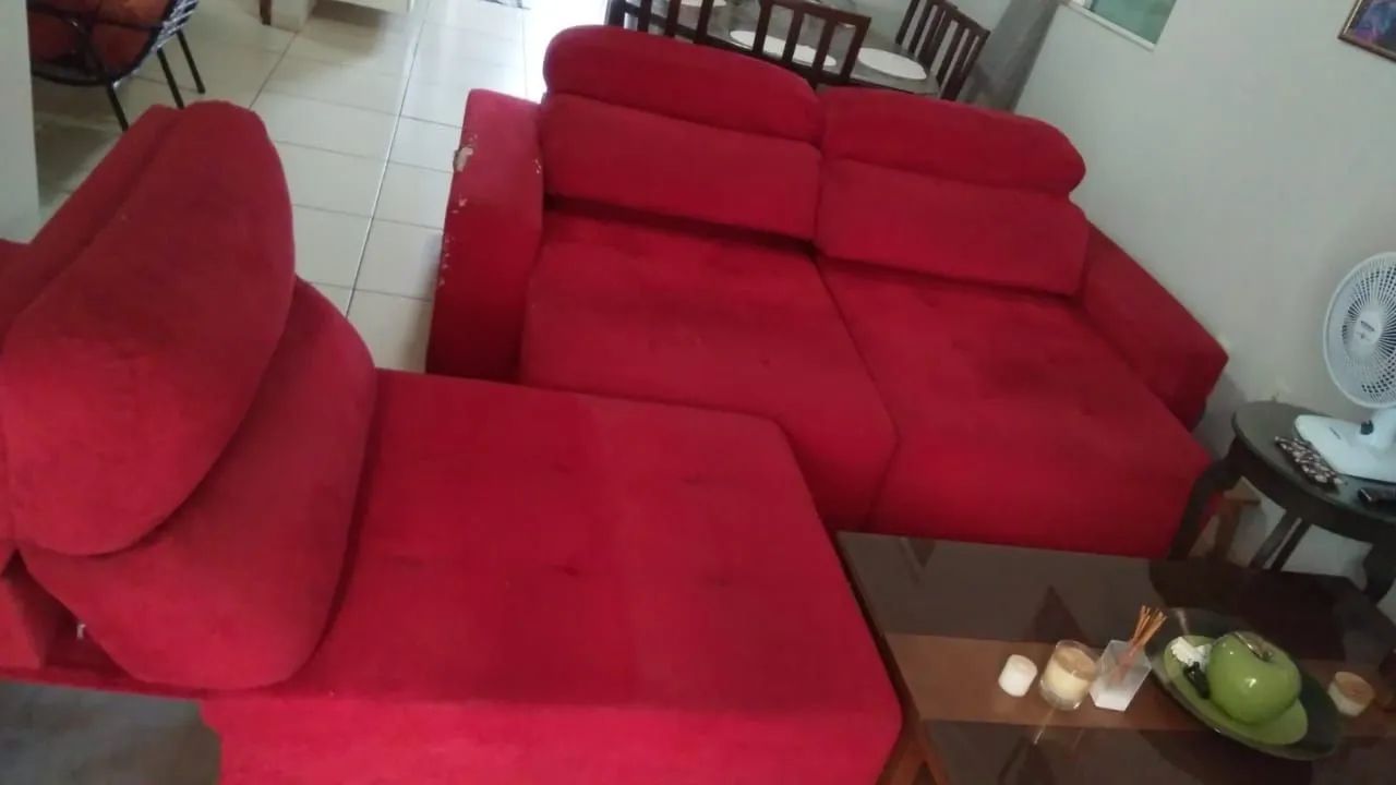 Vendo um sofá grande de carmurca ,retrátil e reclinável - Foto 4