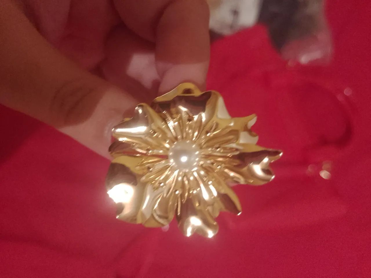 Anél ajustável de flor folheado a ouro  - Foto 3