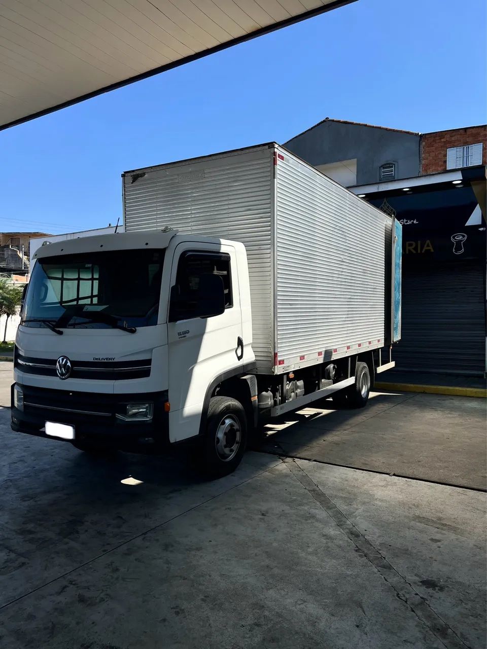 Caminhão disponível para Entregas / Coletas e Mudanças em SP