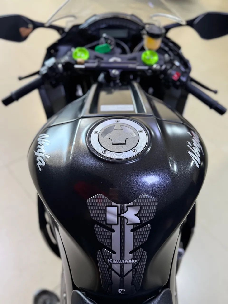 Kawasaki Zx-10/ Zx-10r 1000cc 2015 - 1522834116 | OLX